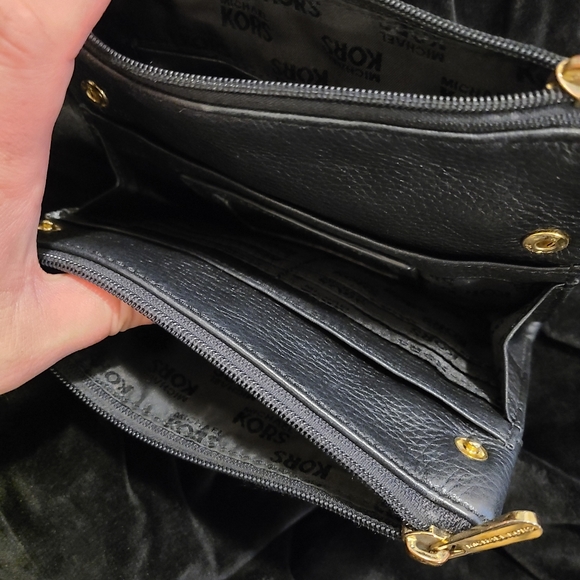 Cute crossbody MK bag - Picture 2 of 3